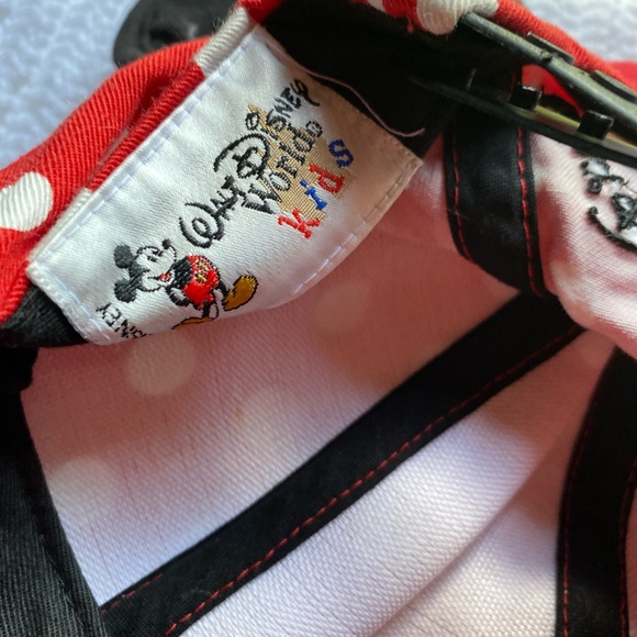 Minnie Mouse hat - Picture 3 of 3